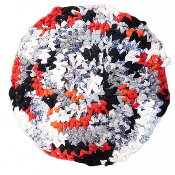 Upcycled Rag Rug Boho Red Black White 21" Round Handmade - Picture 1 of 6